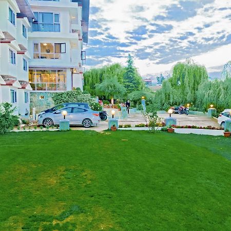 Royal Jardin Whistling Pines Resort Шимла Екстериор снимка