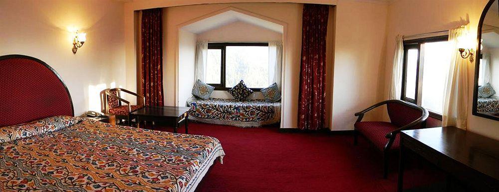 Royal Jardin Whistling Pines Resort Шимла Екстериор снимка