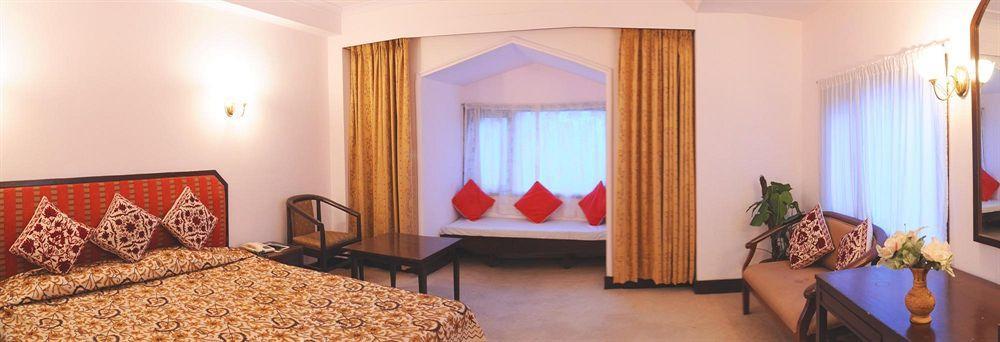 Royal Jardin Whistling Pines Resort Шимла Екстериор снимка