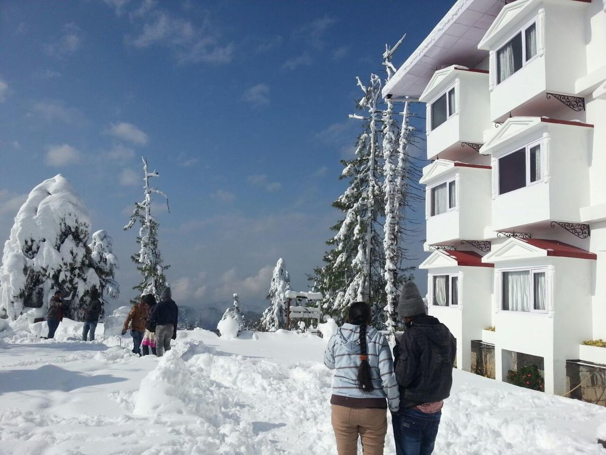 Royal Jardin Whistling Pines Resort Шимла Екстериор снимка