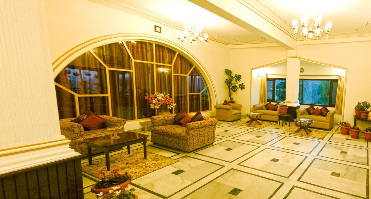 Royal Jardin Whistling Pines Resort Шимла Екстериор снимка