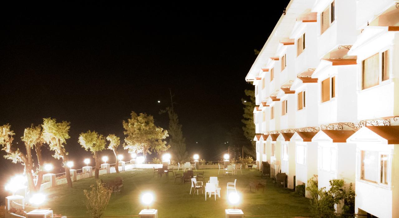 Royal Jardin Whistling Pines Resort Шимла Екстериор снимка