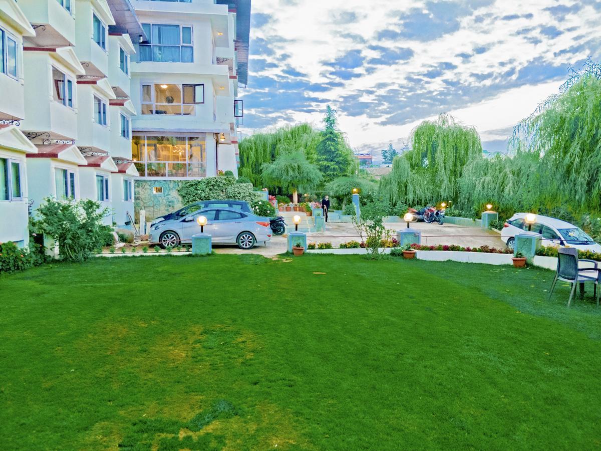 Royal Jardin Whistling Pines Resort Шимла Екстериор снимка