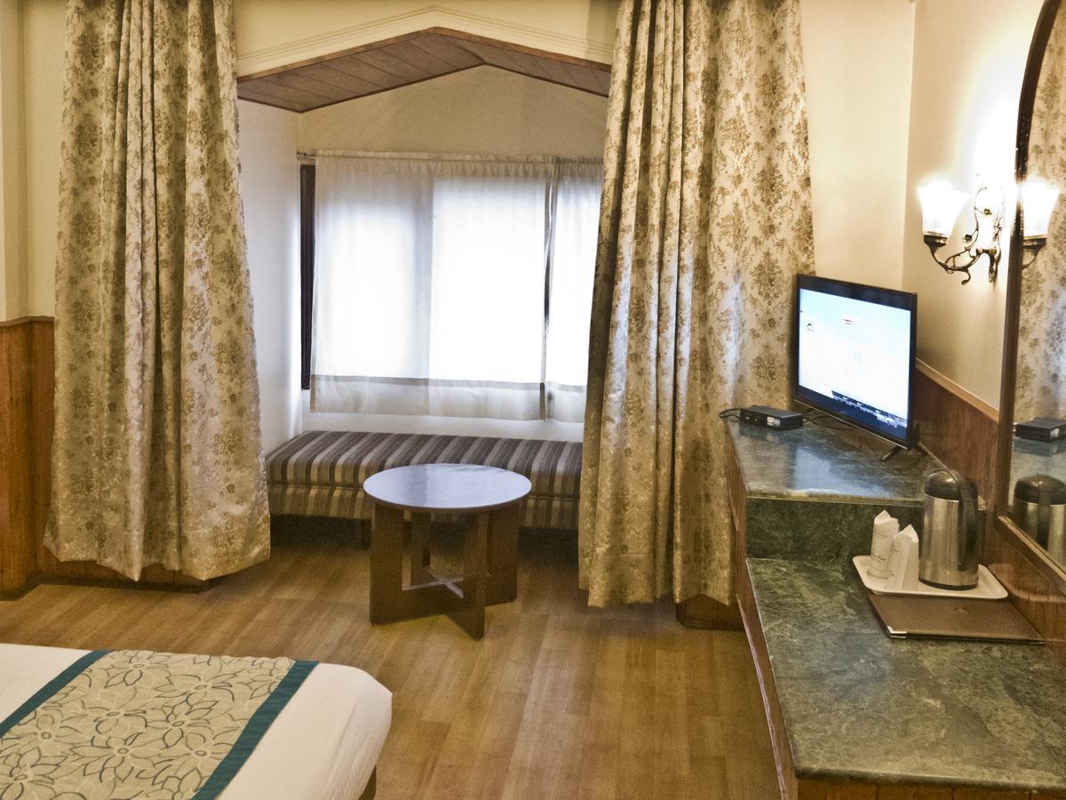 Royal Jardin Whistling Pines Resort Шимла Екстериор снимка