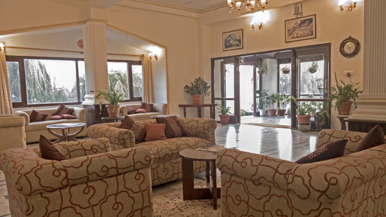 Royal Jardin Whistling Pines Resort Шимла Екстериор снимка
